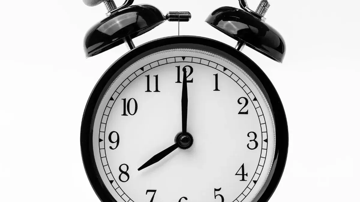 Finiquito de una empleada de hogar por horas: qué incluye el precio/hora y qué se paga al terminar
